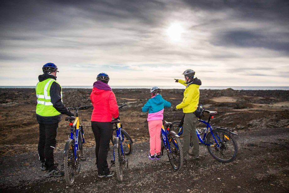Ruta en bicicleta por los paisajes naturales de Islandia