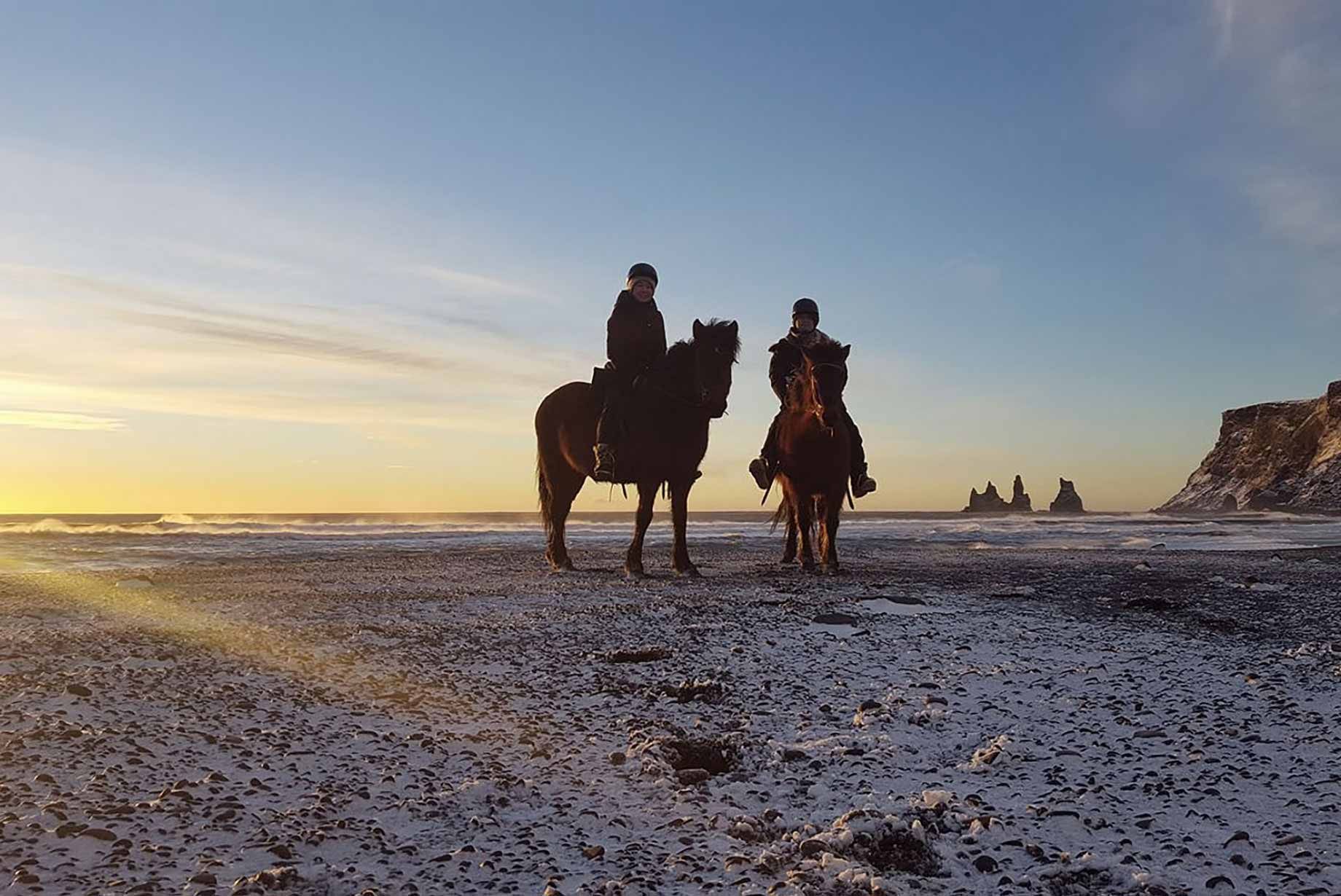 Tour a caballo por la Playa Negra