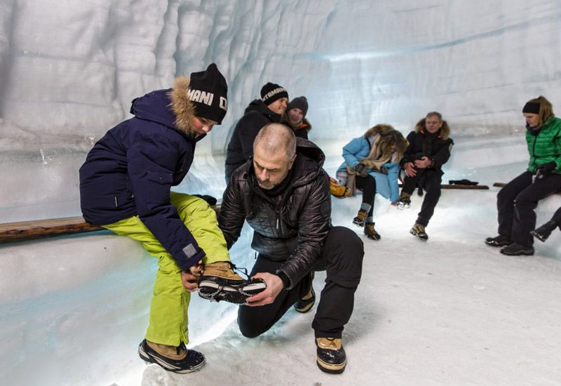 Dentro del glaciar Islandia